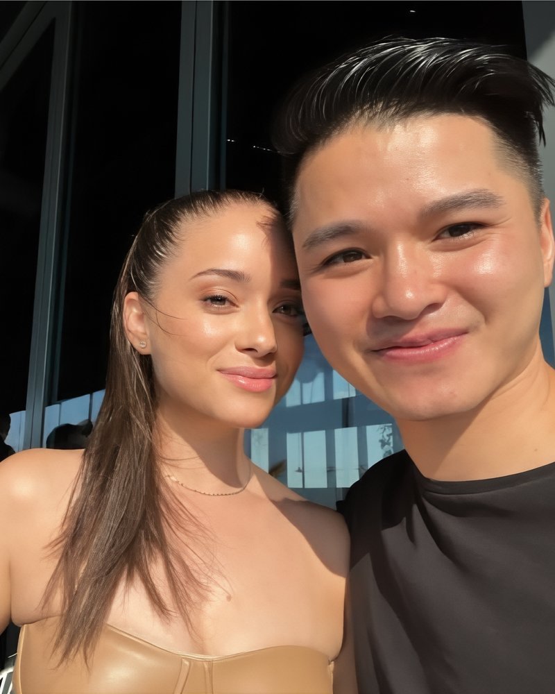 Client with girlfriend, present day
